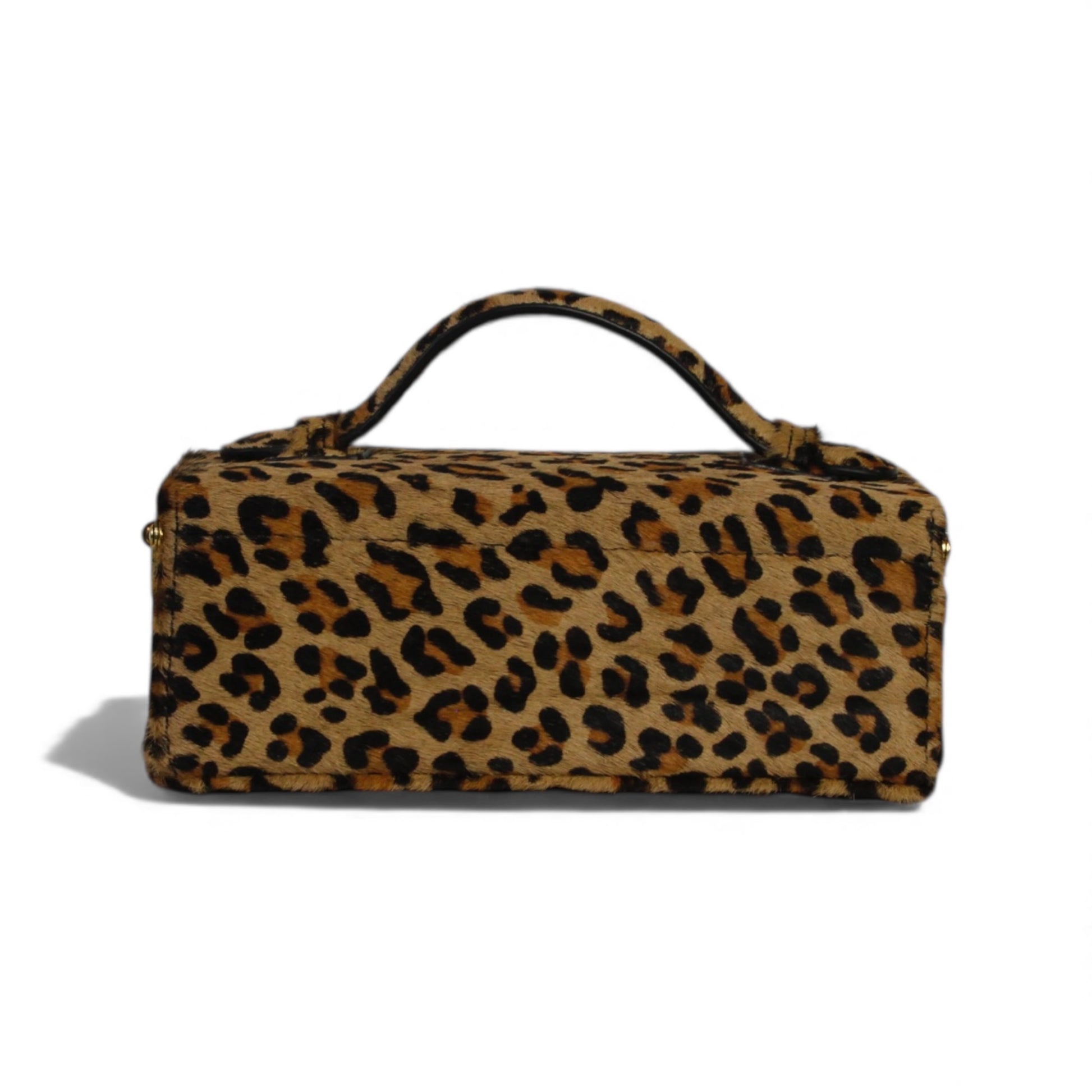 GOLDEN  レオパード バッグ Zuri Top Handle Mini Soft Trunk Box Bag with Gold Clasp in Leopard